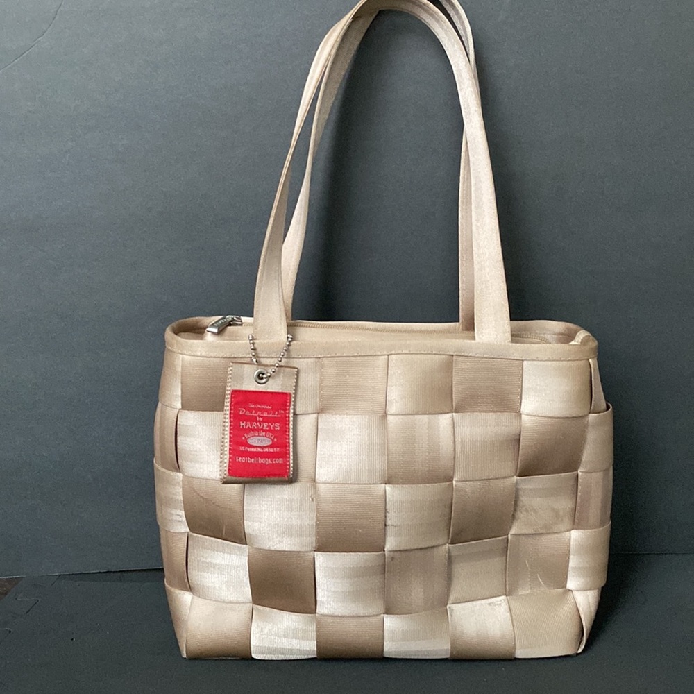 Harvey’s seatbelt shoulder bag tote
